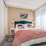 Three Musketeers Apartments